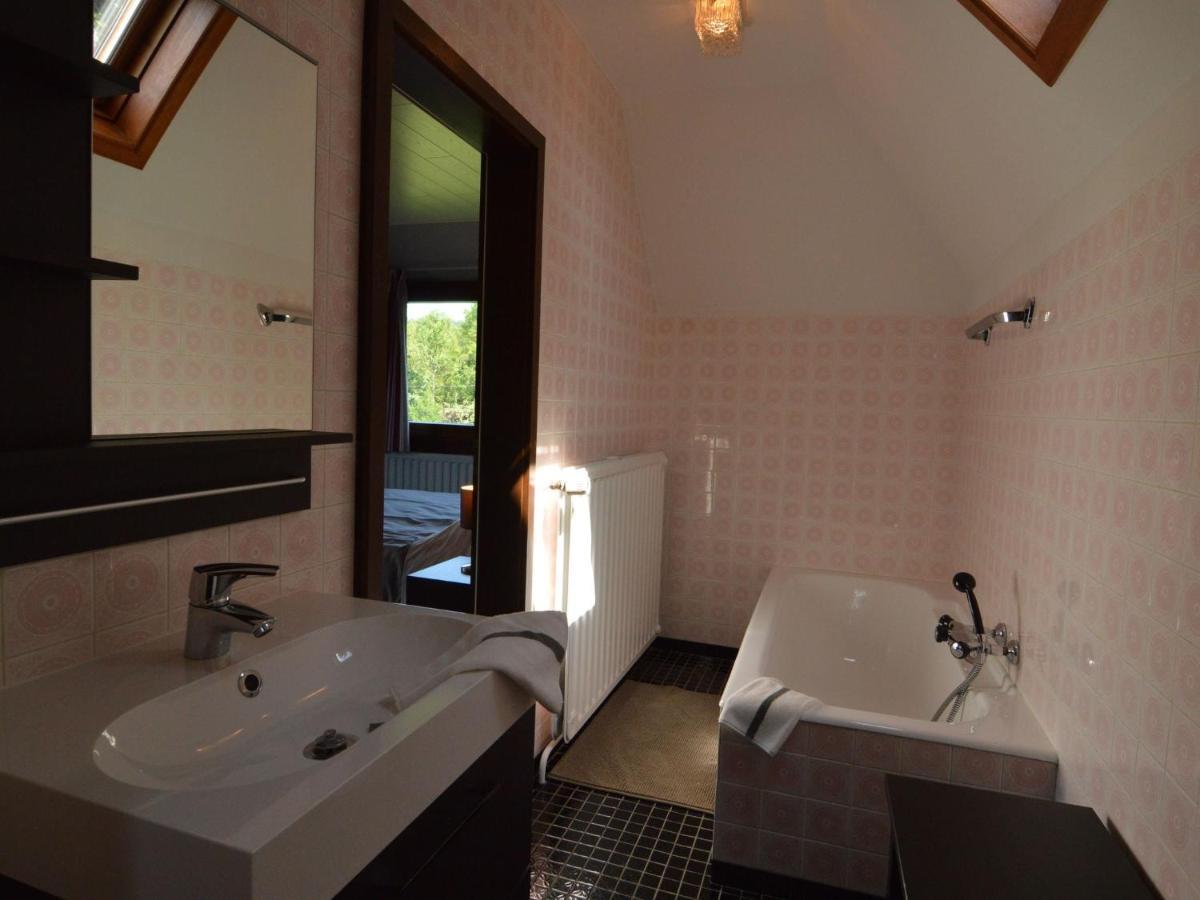 Elegant Villa In Stavelot With Fitness Playroom Exterior foto